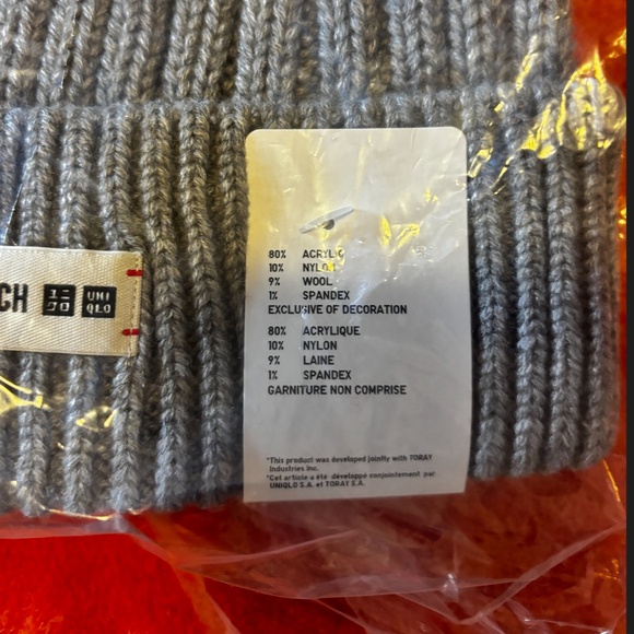 Anya Hindmarch Uniqlo collab gray touch of wool heattech knitted beanie NWT - Picture 6 of 8